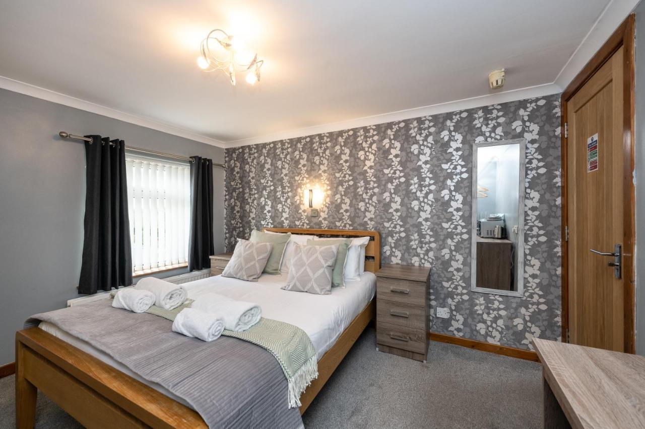 The New Lodge Pontardawe Exteriör bild