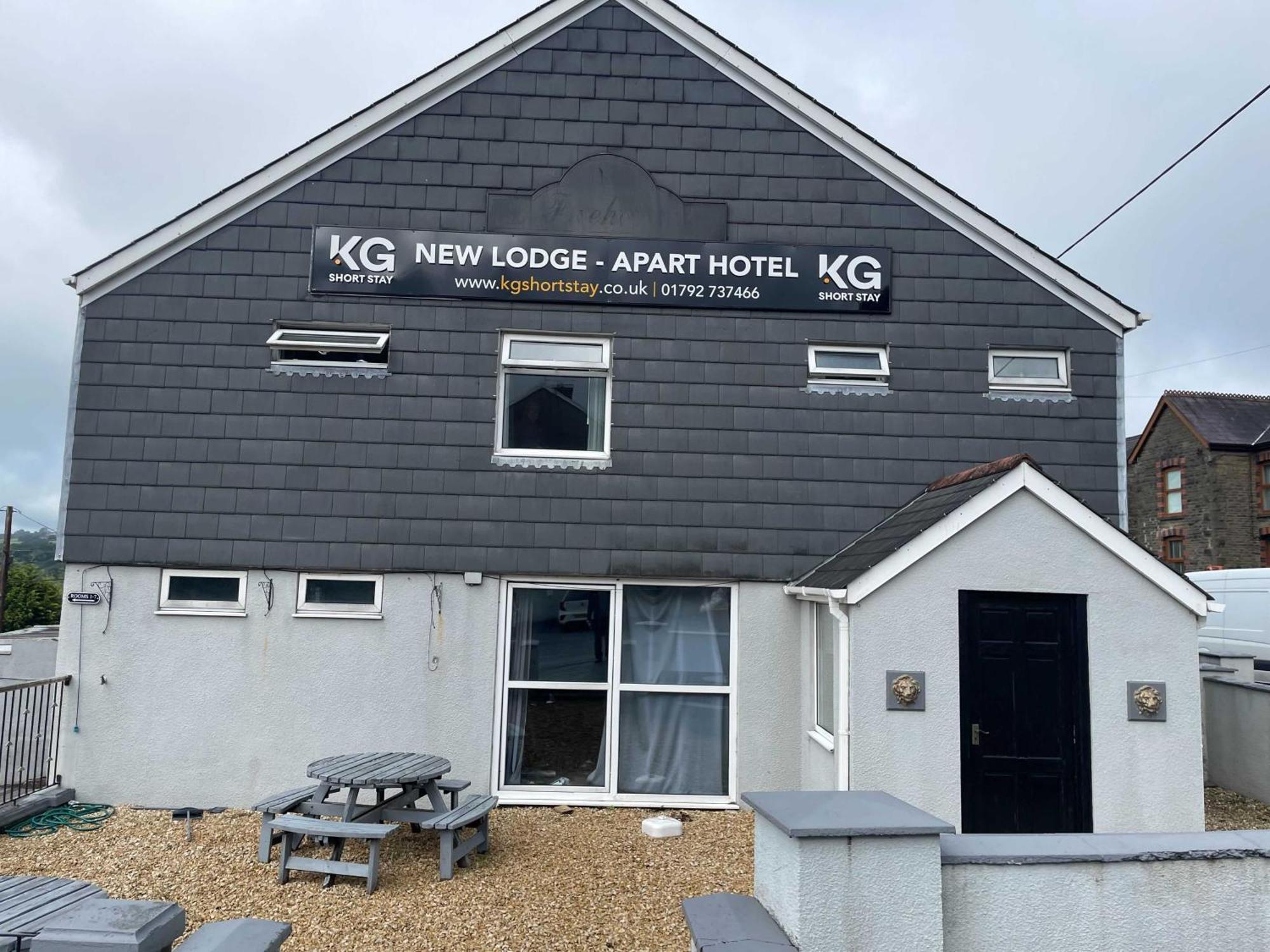 The New Lodge Pontardawe Exteriör bild