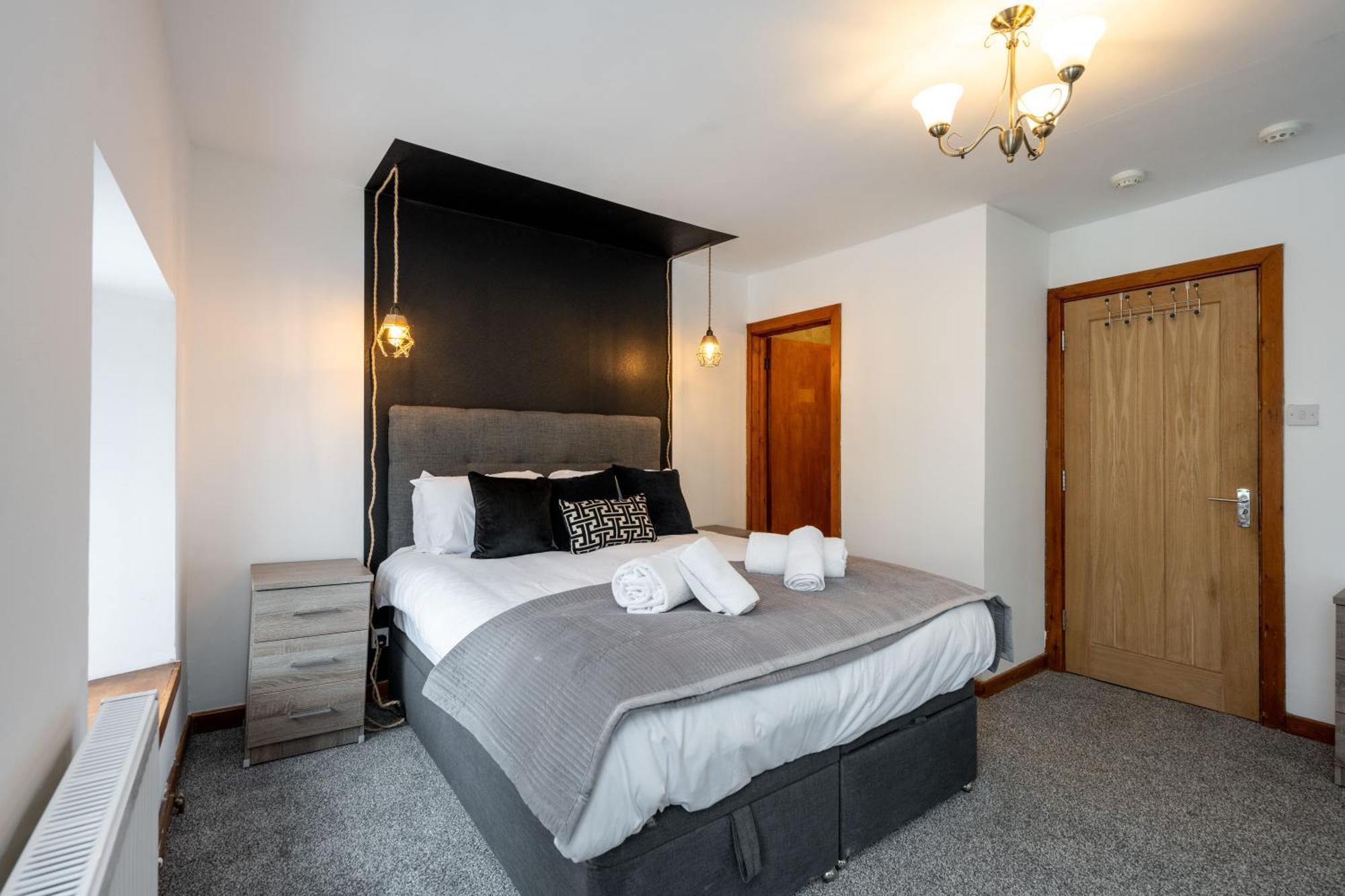 The New Lodge Pontardawe Exteriör bild